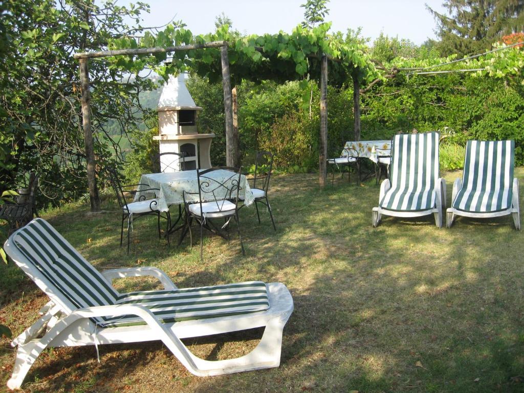 Agriturismo Cascina Serra Cossano Belbo Екстериор снимка