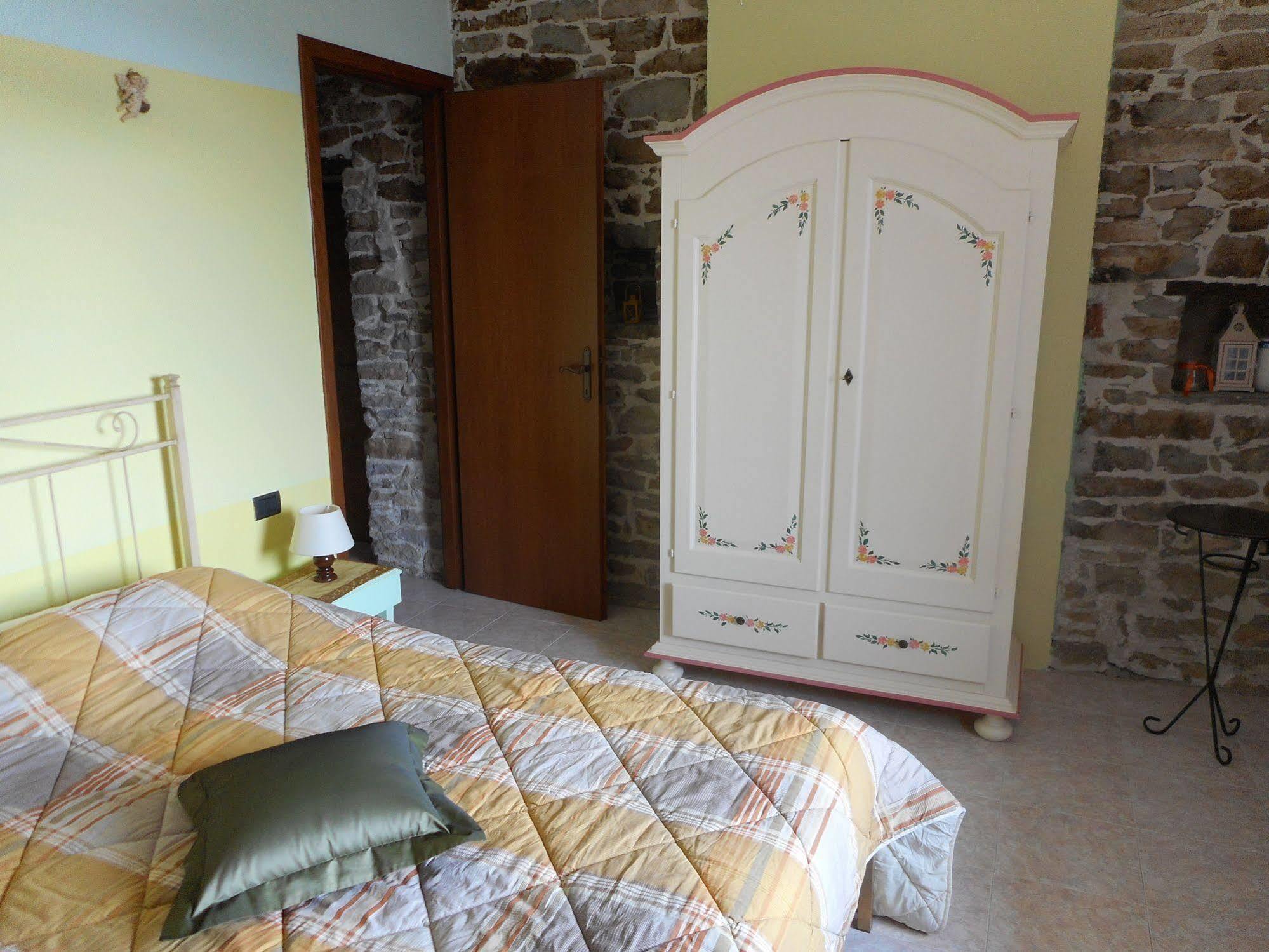 Agriturismo Cascina Serra Cossano Belbo Екстериор снимка