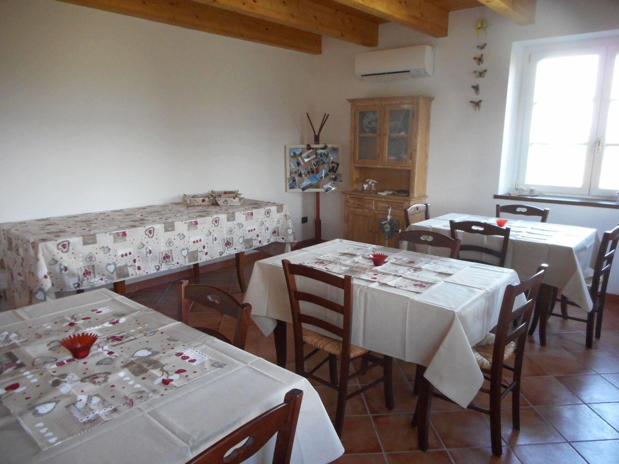 Agriturismo Cascina Serra Cossano Belbo Екстериор снимка